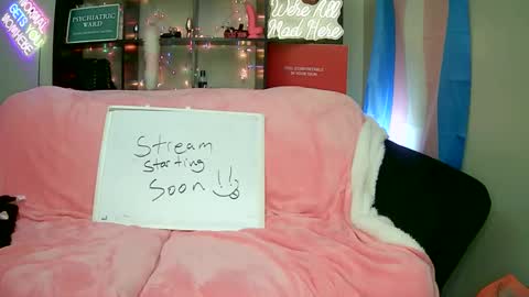 Snapshot of lillyvtrap chatting on 5, 10, 2025 lillyVonT online show from 5, 10, 2025