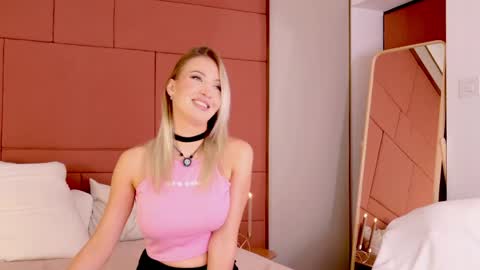 Lilou  online show from 9, 4, 2026