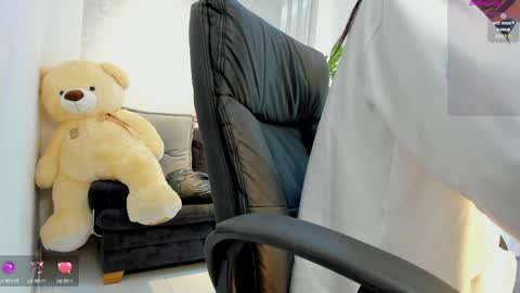 lily_cash1 online show from 4, 4, 2026