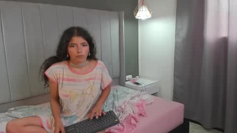 Snapshot of lily_cherry0 chatting on 6, 3, 2025 lily_cherry0 online show from 6, 3, 2025