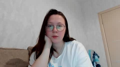 Lily Chays online show from 14, 10, 2025