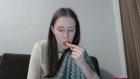 lily_love_x online show from 27, 5, 2026