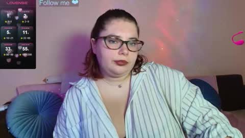 Snapshot of lily_lu_one chatting on 9, 10, 2025 Elina online show from 9, 10, 2025