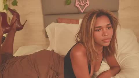 Lily Miiller online show from 20, 12, 2025