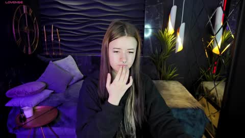 Lily online show from 19, 1, 2025