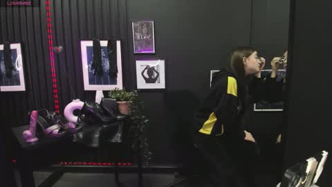 Lily online show from 16, 2, 2025