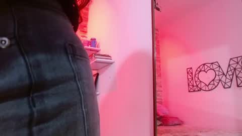 Lily  online show from 30, 4, 2026