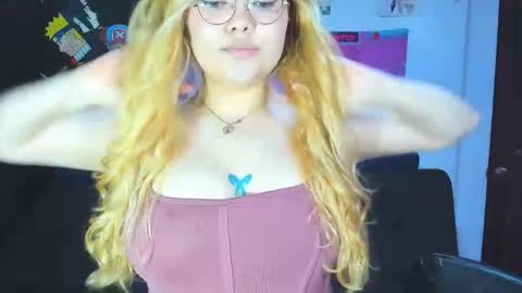 lily_stone04 online show from 20, 4, 2026