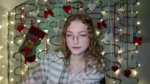 small lily online show from 15, 12, 2025
