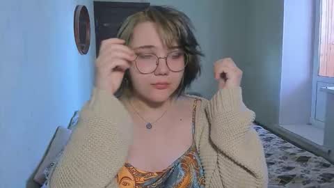 Snapshot of lily_violettt chatting on 23, 3, 2026 Lily online show from 23, 3, 2026