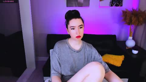 LILY online show from 5, 7, 2026