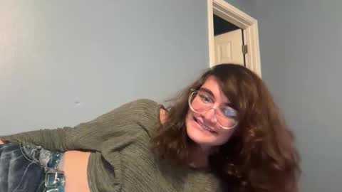Snapshot of lilylustwell chatting on 11, 4, 2026 lilylustwell online show from 11, 4, 2026