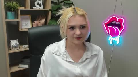 Lily online show from 3, 4, 2026