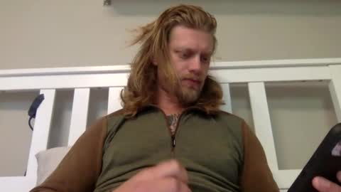 Snapshot of limitlesschris chatting on 27, 10, 2025 Chris online show from 27, 10, 2025