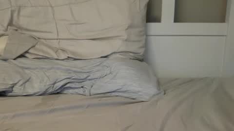 Snapshot of limitlesschris chatting on 6, 11, 2025 Chris online show from 6, 11, 2025