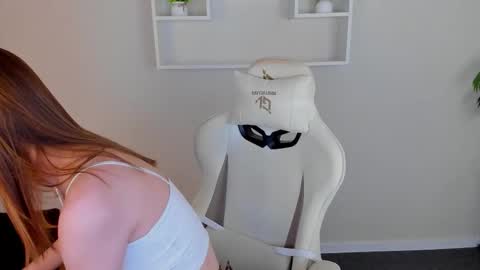 Snapshot of lina_reeds chatting on 13, 10, 2025 LINA online show from 13, 10, 2025