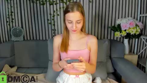 Snapshot of lina_reeds chatting on 12, 11, 2025 LINA online show from 12, 11, 2025