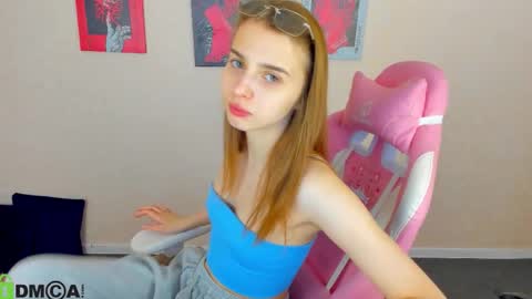 Snapshot of lina_reeds chatting on 29, 11, 2025 LINA online show from 29, 11, 2025