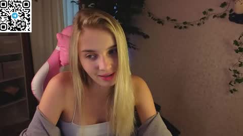 Snapshot of lina_reeds chatting on 6, 4, 2026 LINA online show from 6, 4, 2026