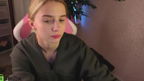 Snapshot of lina_reeds chatting on 9, 4, 2026 LINA online show from 9, 4, 2026