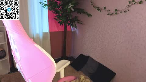 Snapshot of lina_reeds chatting on 13, 4, 2026 LINA online show from 13, 4, 2026