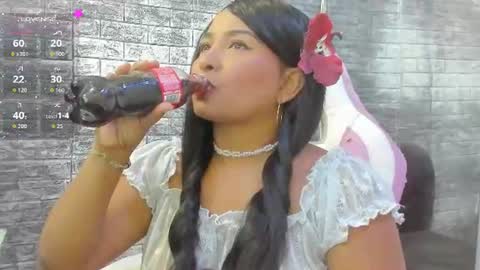 LINA SANCHEZ online show from 29, 6, 2026