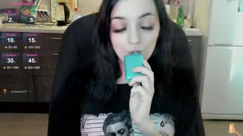 Lina 3  1715622743 online show from 15, 9, 2025