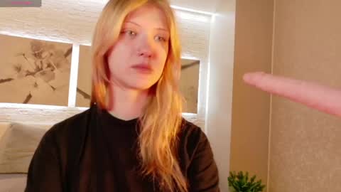 Snapshot of lina_vi chatting on 22, 4, 2026 Lina online show from 22, 4, 2026