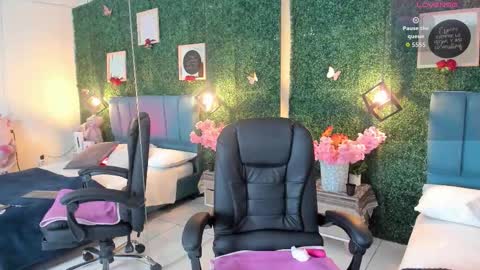 Lina  online show from 15, 9, 2025