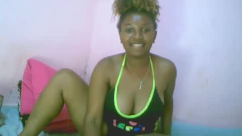 Snapshot of linah1123 chatting on 30, 9, 2025 linah1123 online show from 30, 9, 2025