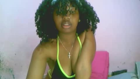 Snapshot of linah1123 chatting on 8, 10, 2025 linah1123 online show from 8, 10, 2025