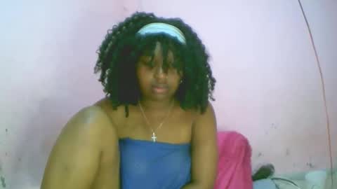 Snapshot of linah1123 chatting on 12, 10, 2025 linah1123 online show from 12, 10, 2025