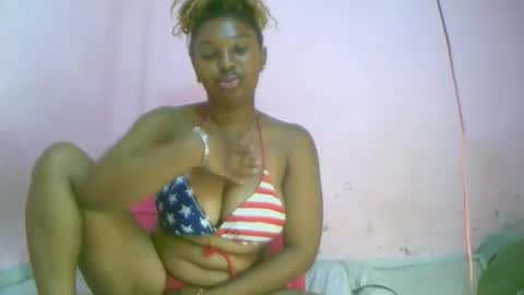 Snapshot of linah1123 chatting on 13, 10, 2025 linah1123 online show from 13, 10, 2025
