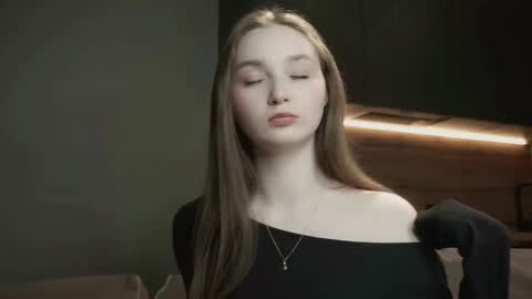 Lina online show from 28, 11, 2025