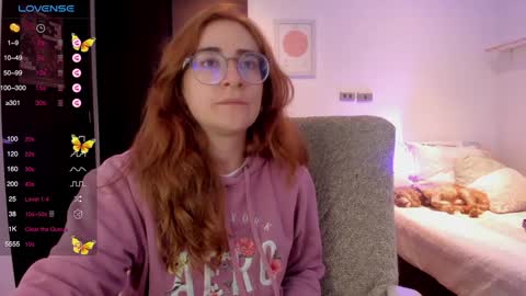 Snapshot of linda_giggle chatting on 3, 2, 2025 Giggles online show from 3, 2, 2025