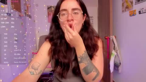 Giggles  online show from 21, 10, 2025