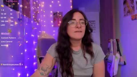 Giggles  online show from 21, 11, 2025