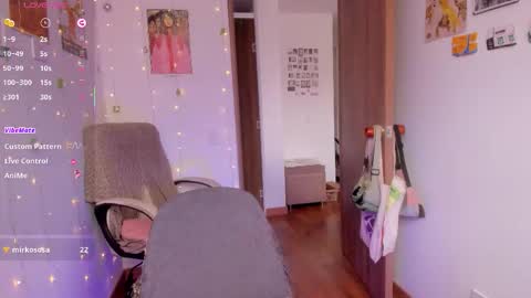 Giggles  online show from 22, 11, 2025