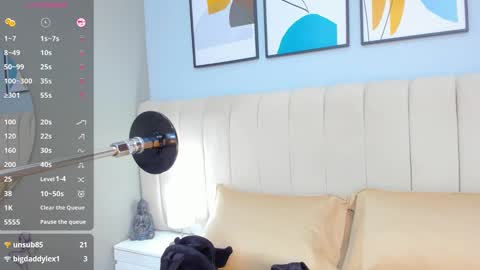 linda_sofi__ online show from 6, 3, 2025