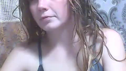 Snapshot of lindaahskysx chatting on 4, 7, 2026 LindaAhSkysX online show from 4, 7, 2026