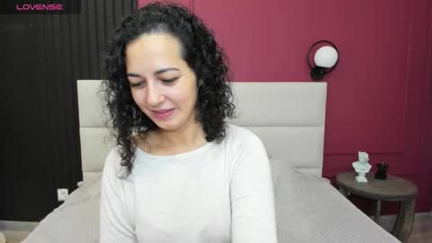 Snapshot of lindainsatiable chatting on 28, 9, 2025 Linda online show from 28, 9, 2025