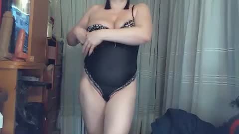 Snapshot of lindasweet53 chatting on 15, 11, 2025 lindasweet53 online show from 15, 11, 2025