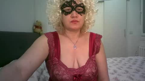 Snapshot of lindaxsmile chatting on 16, 2, 2025 LindaXSmile online show from 16, 2, 2025
