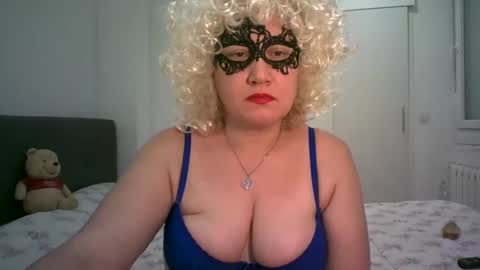 Snapshot of lindaxsmile chatting on 21, 2, 2025 LindaXSmile online show from 21, 2, 2025