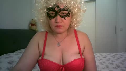 Snapshot of lindaxsmile chatting on 22, 2, 2025 LindaXSmile online show from 22, 2, 2025