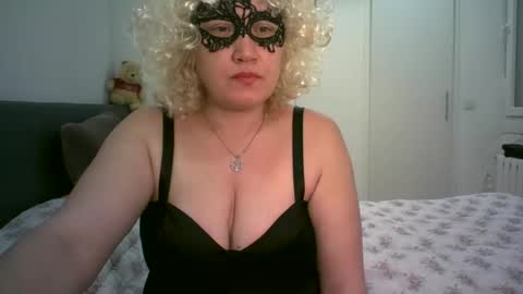 Snapshot of lindaxsmile chatting on 26, 2, 2025 LindaXSmile online show from 26, 2, 2025
