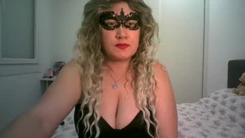 Snapshot of lindaxsmile chatting on 8, 3, 2025 LindaXSmile online show from 8, 3, 2025