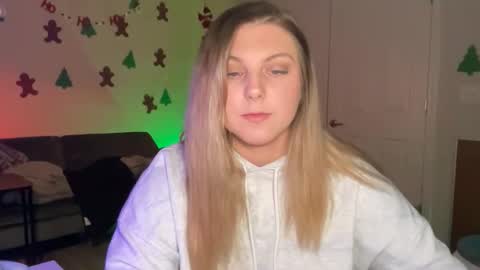 Snapshot of lindseyluxe chatting on 14, 12, 2025 Lindseyluxe online show from 14, 12, 2025