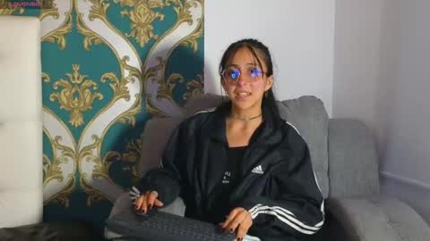 Snapshot of ling_ling24 chatting on 7, 1, 2025 ling ling24 online show from 7, 1, 2025