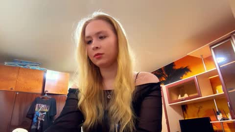 Snapshot of linncrisafi chatting on 15, 2, 2026 Rose online show from 15, 2, 2026